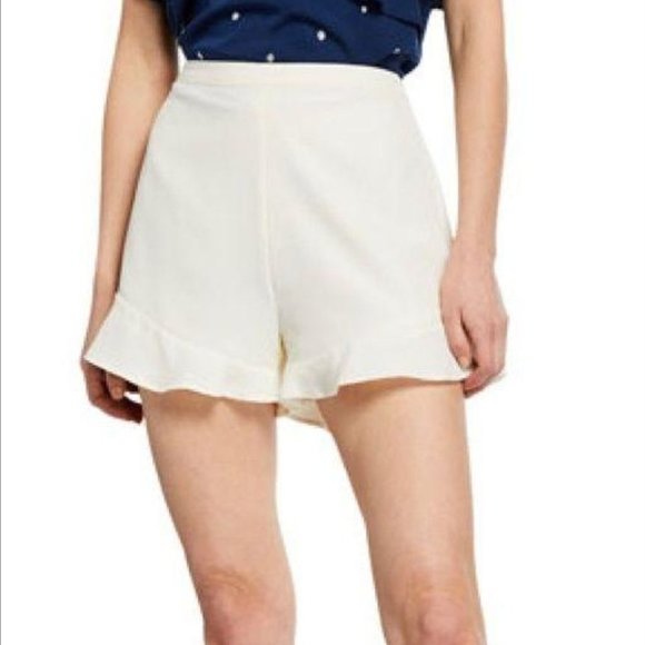 cupcakes & cashmere Pants - Cupcakes and Cashmere Cream Lancer Shorts Size 6